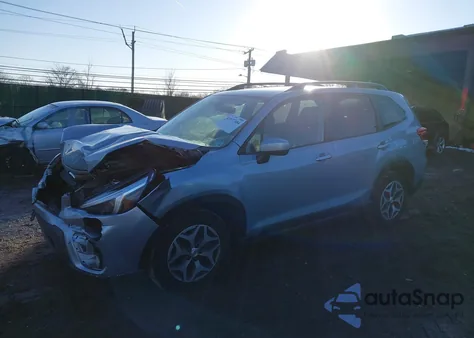 2021 Subaru Forester Premium из США, поврежденный, VIN JF2SKAFC7MH452661